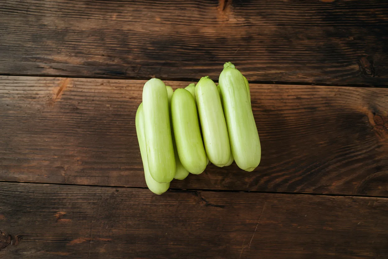 Organic F1 cucumber seeds, perfect for cultivating robust and healthy cucumbers in home gardens