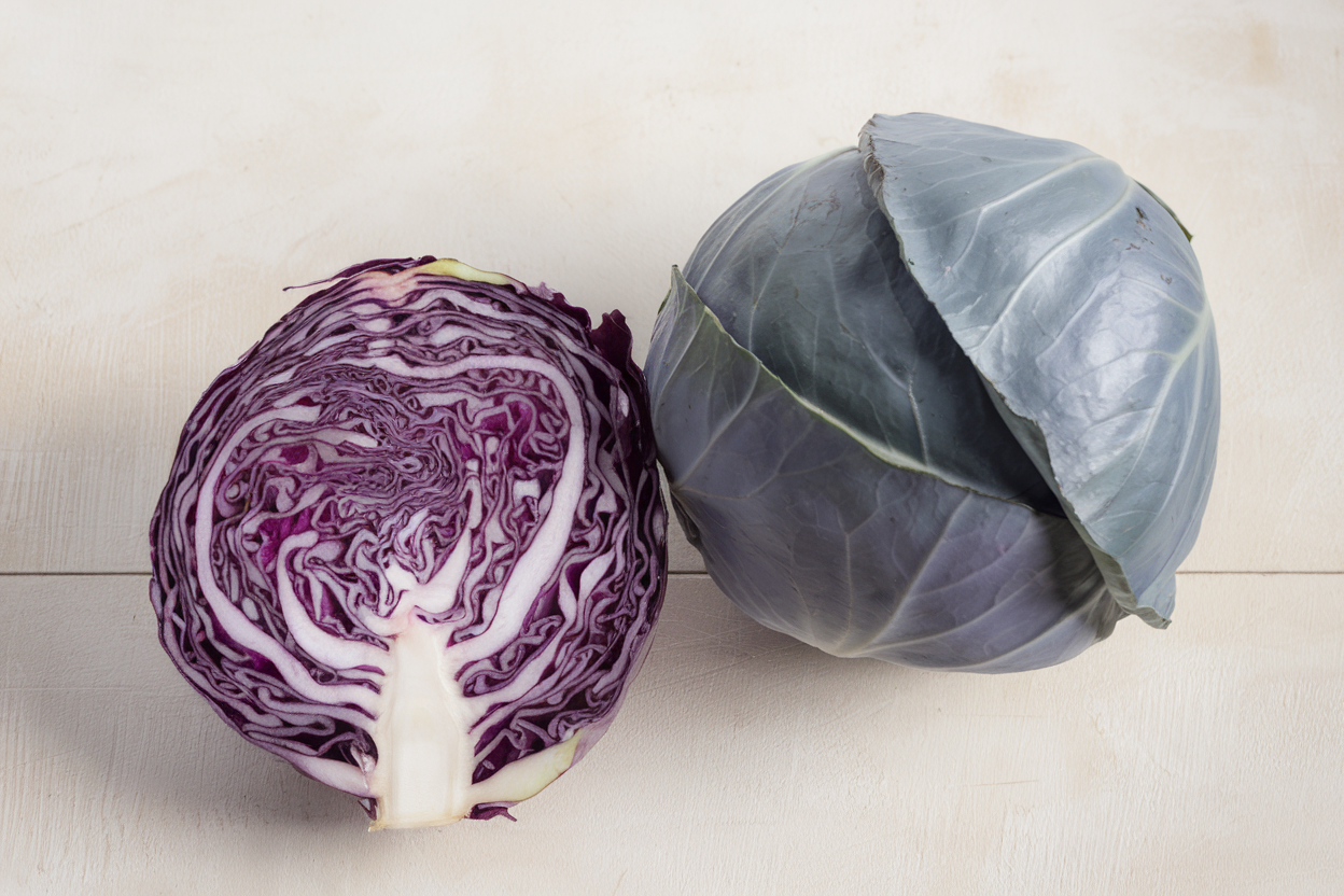 Organic Omero F1 cabbage seeds, perfect for enhancing garden health and crop yield