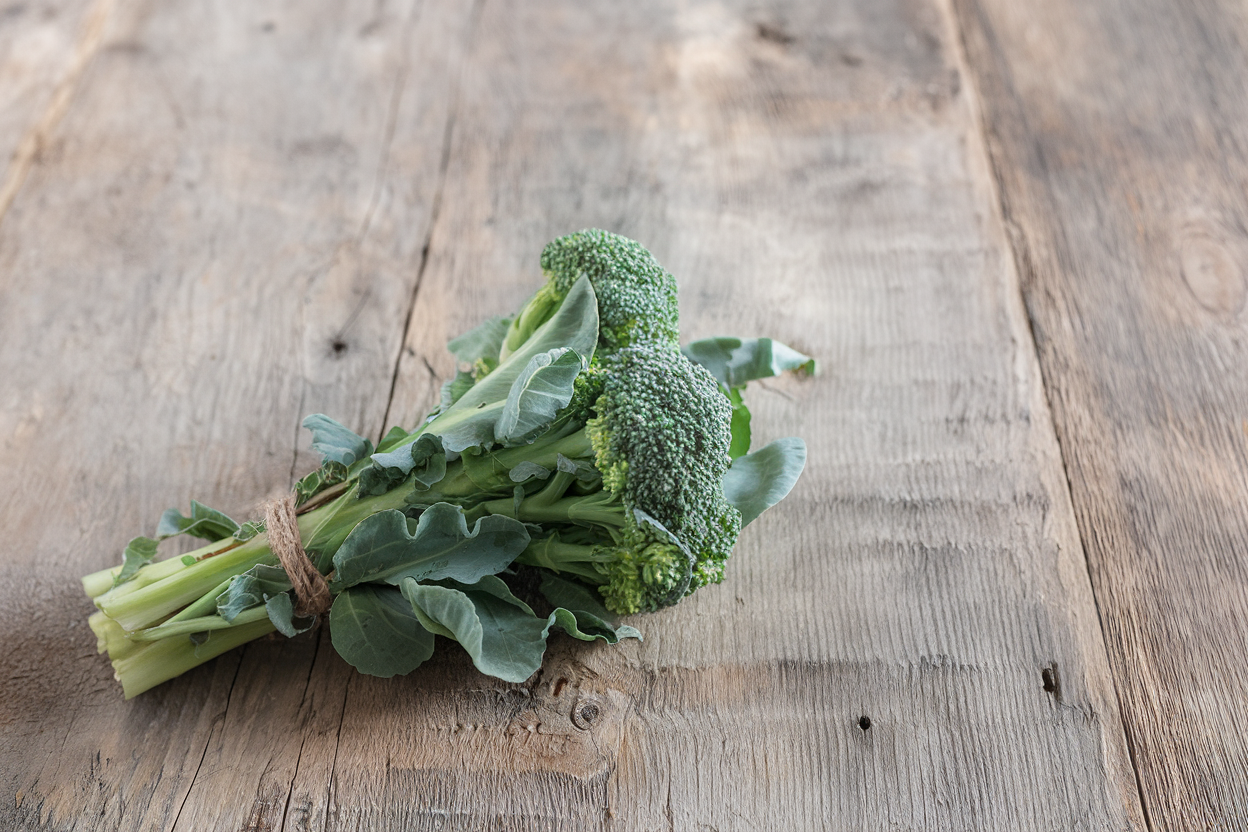 Organic De Cicco broccoli seeds, ideal for cultivating robust, healthy garden vegetables