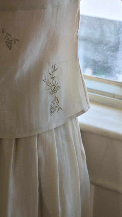 Cool-Touch Tencel Vintage V-Neck Botanical Embroidered Two-Piece Skirt Set