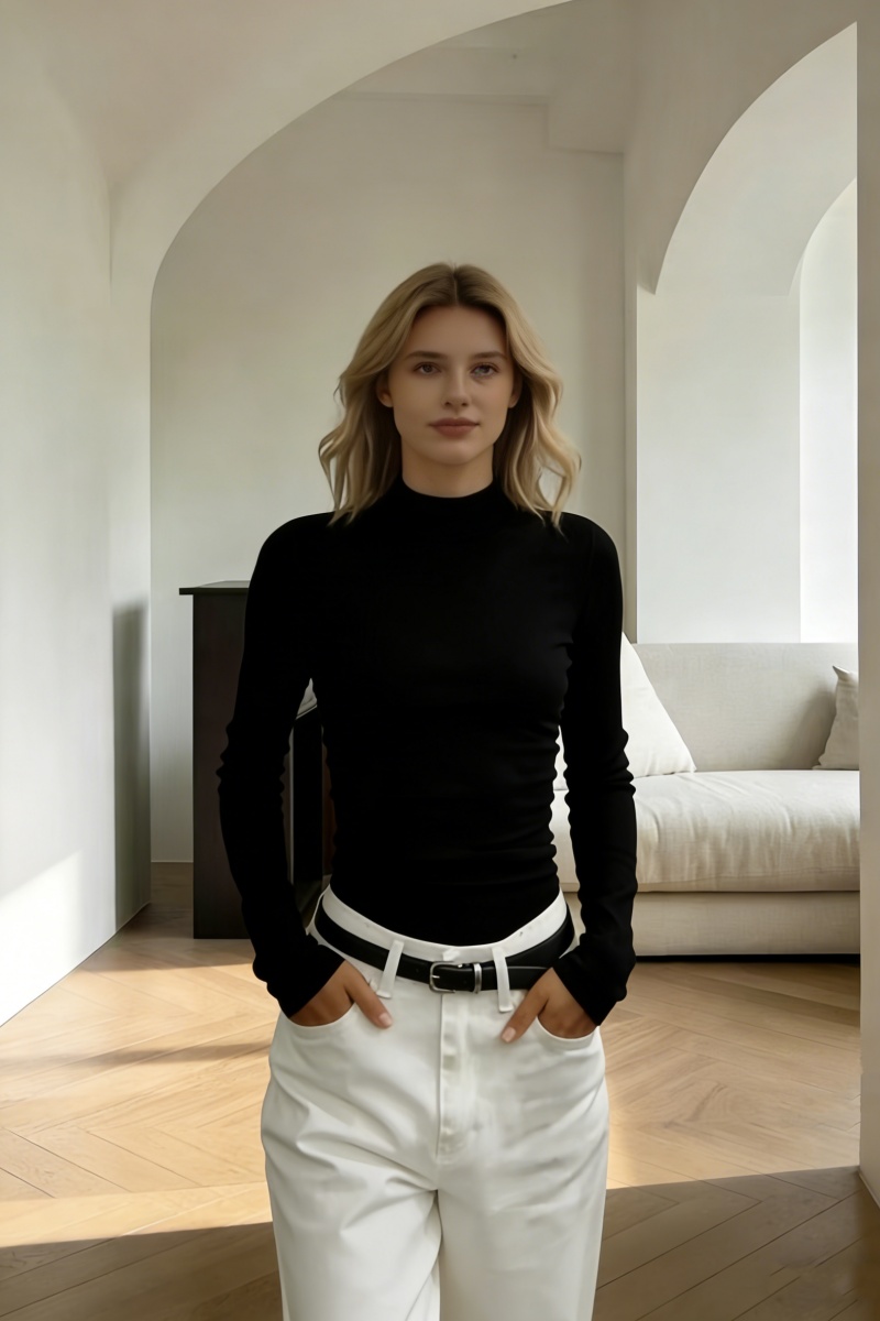 ⏰ LAST DAY SAVE 50%🔥Women's mock neck brushed cotton basic long-sleeved t-shirt, perfect for layering or wearing as a base layer.