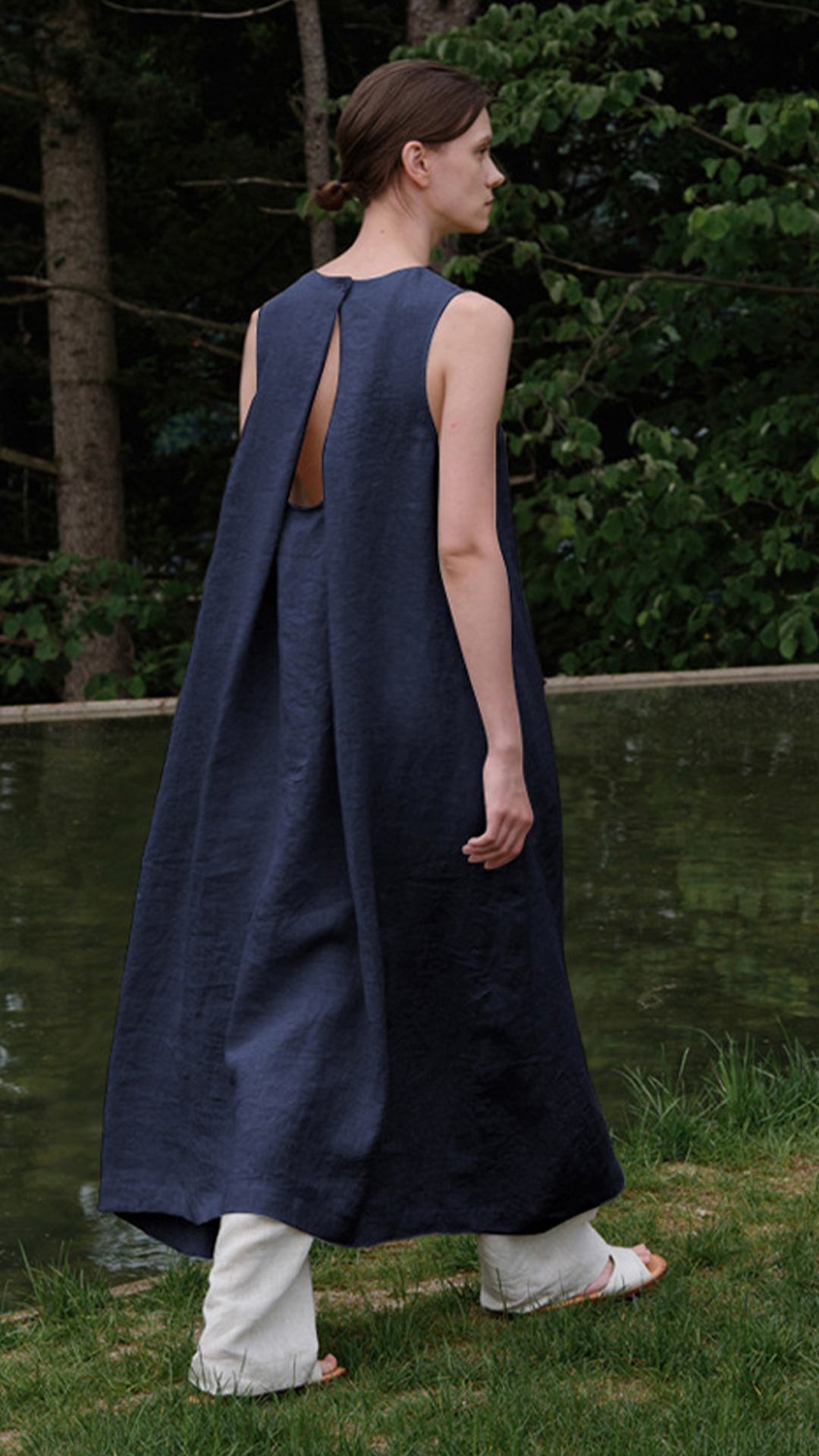 Women's French-style sleeveless open-back cutout dress with a pastoral aesthetic.