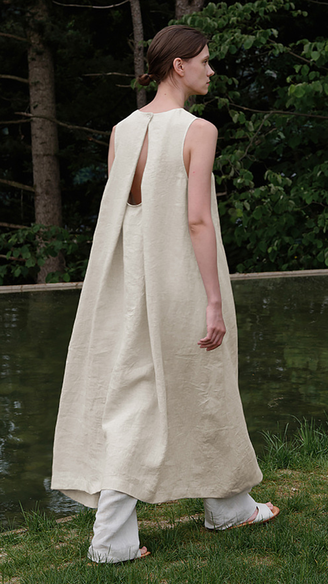 Women's French-style sleeveless open-back cutout dress with a pastoral aesthetic.