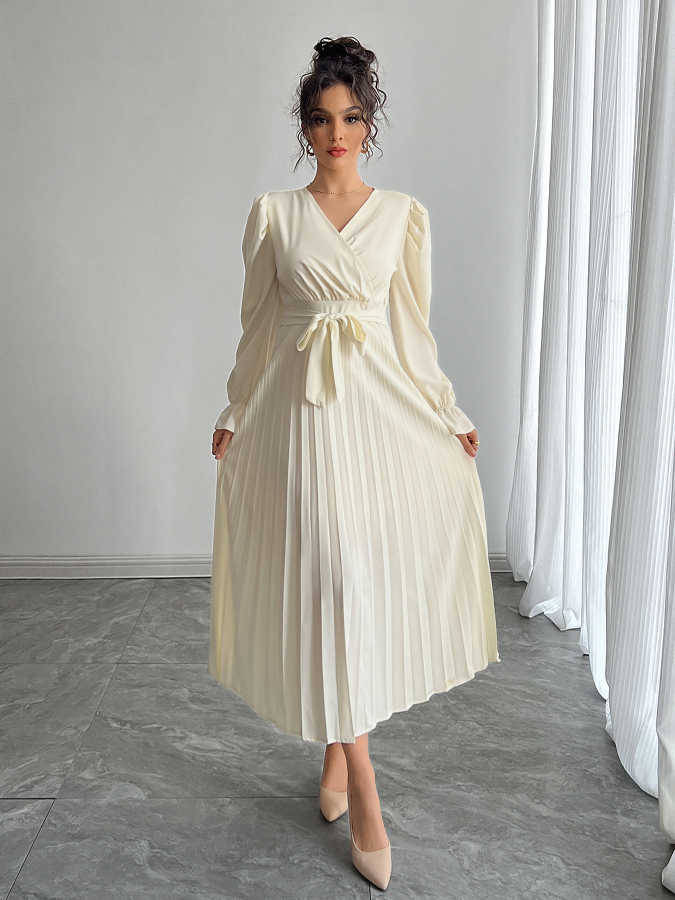 Elegant Pleated Wrap Midi Dress with Puff Sleeves