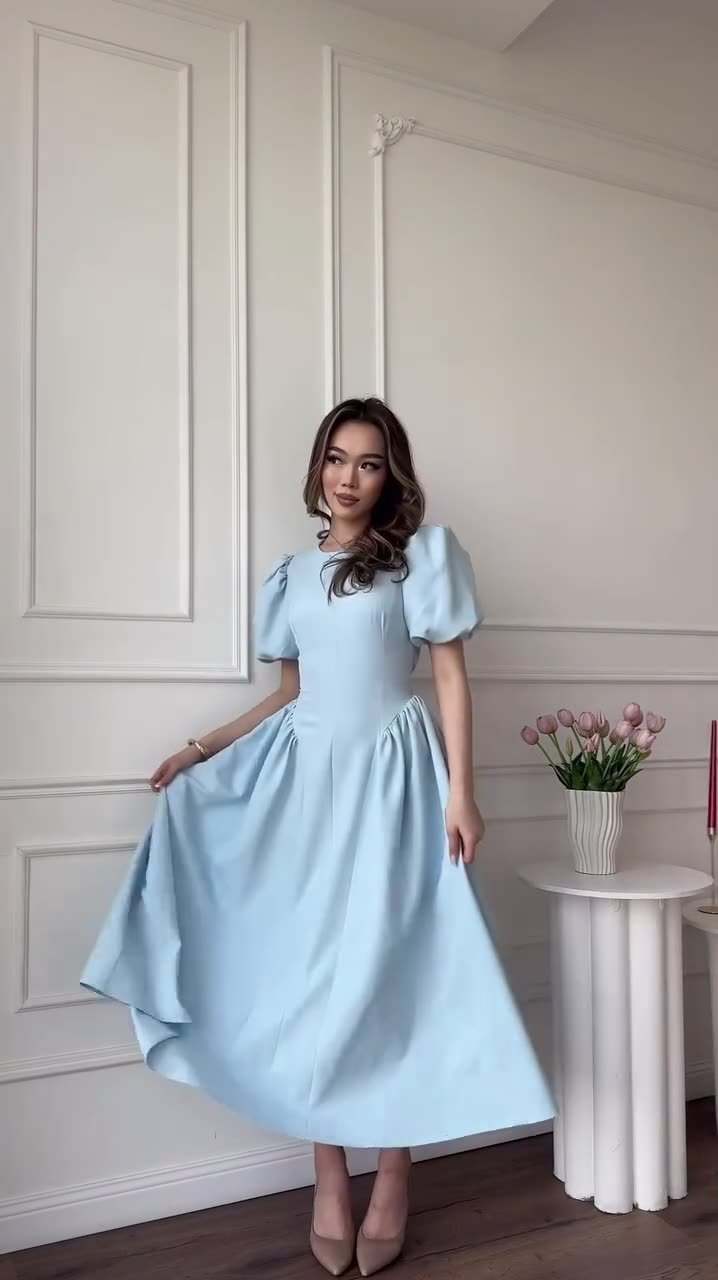 Elegant Puff Sleeve Fit-and-Flare Midi Dress