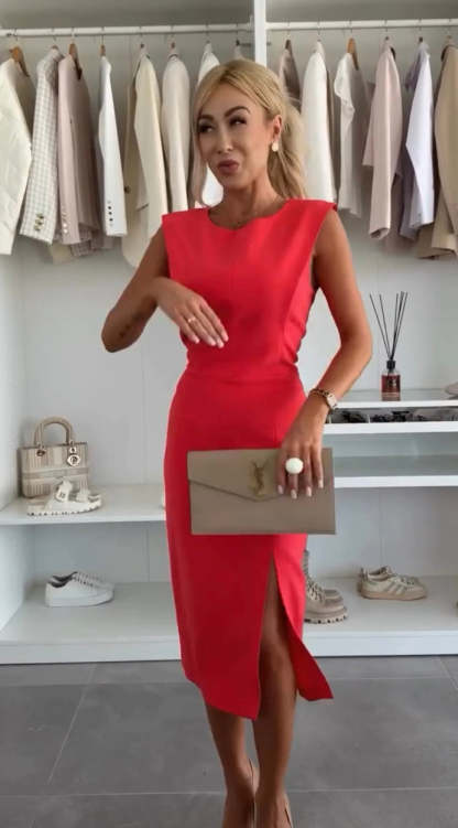 Elegant Sleeveless Bodycon Midi Dress with Side Slit