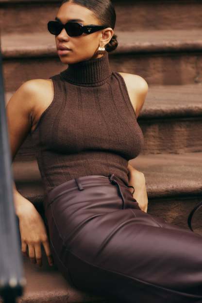 Angelina Ribbed Turtleneck - Chocolate-My Chic Way.All Rights Reserved