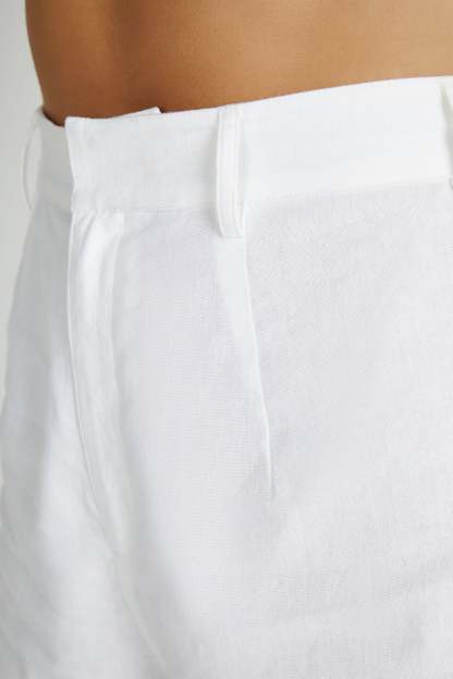 Jadri Linen Shorts - White-My Chic Way.All Rights Reserved