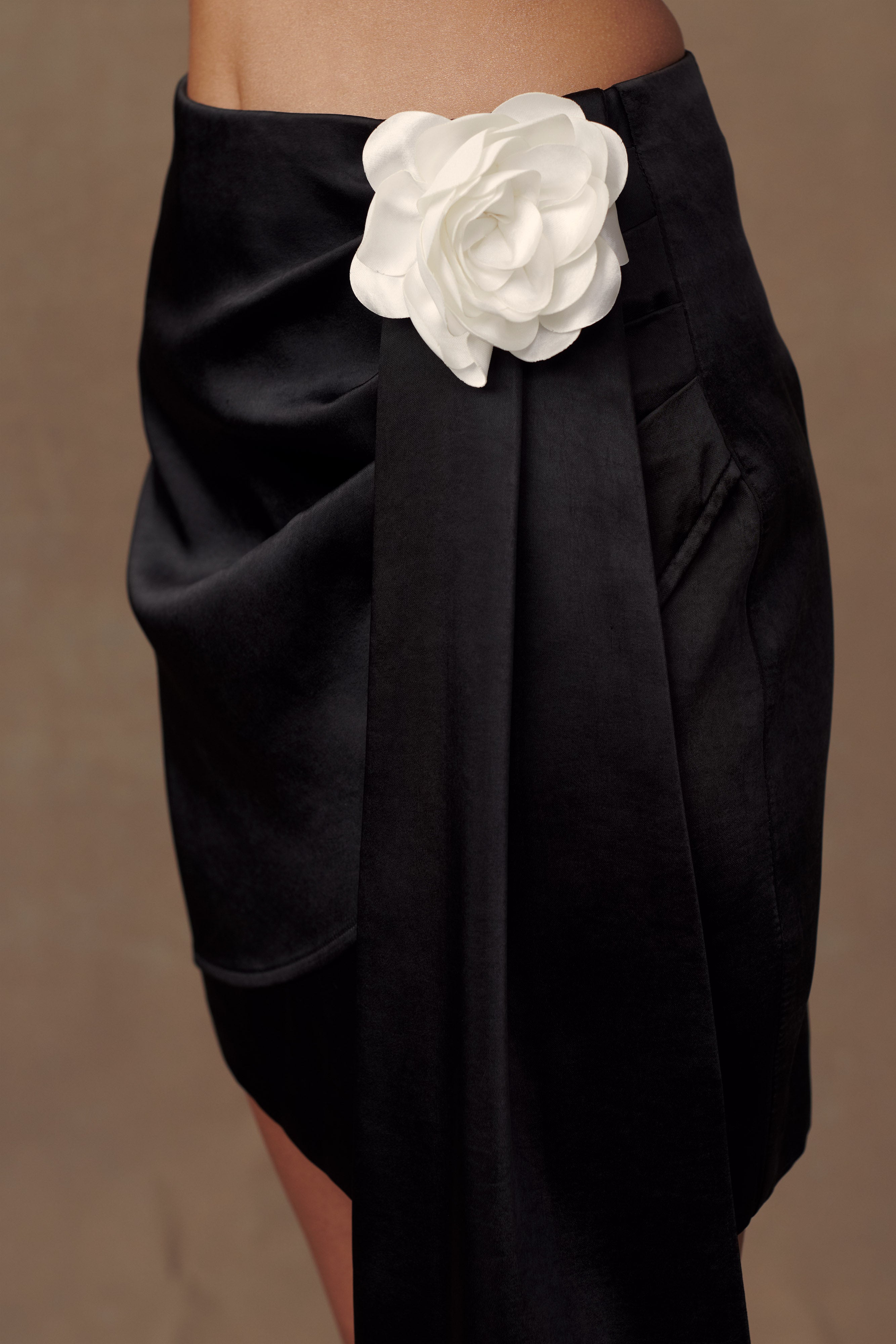 Margot Rose Mini Skirt - Black-My Chic Way.All Rights Reserved
