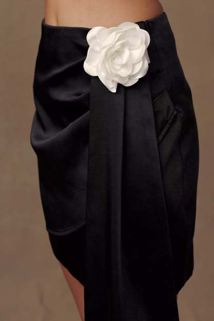 Margot Rose Mini Skirt - Black-My Chic Way.All Rights Reserved