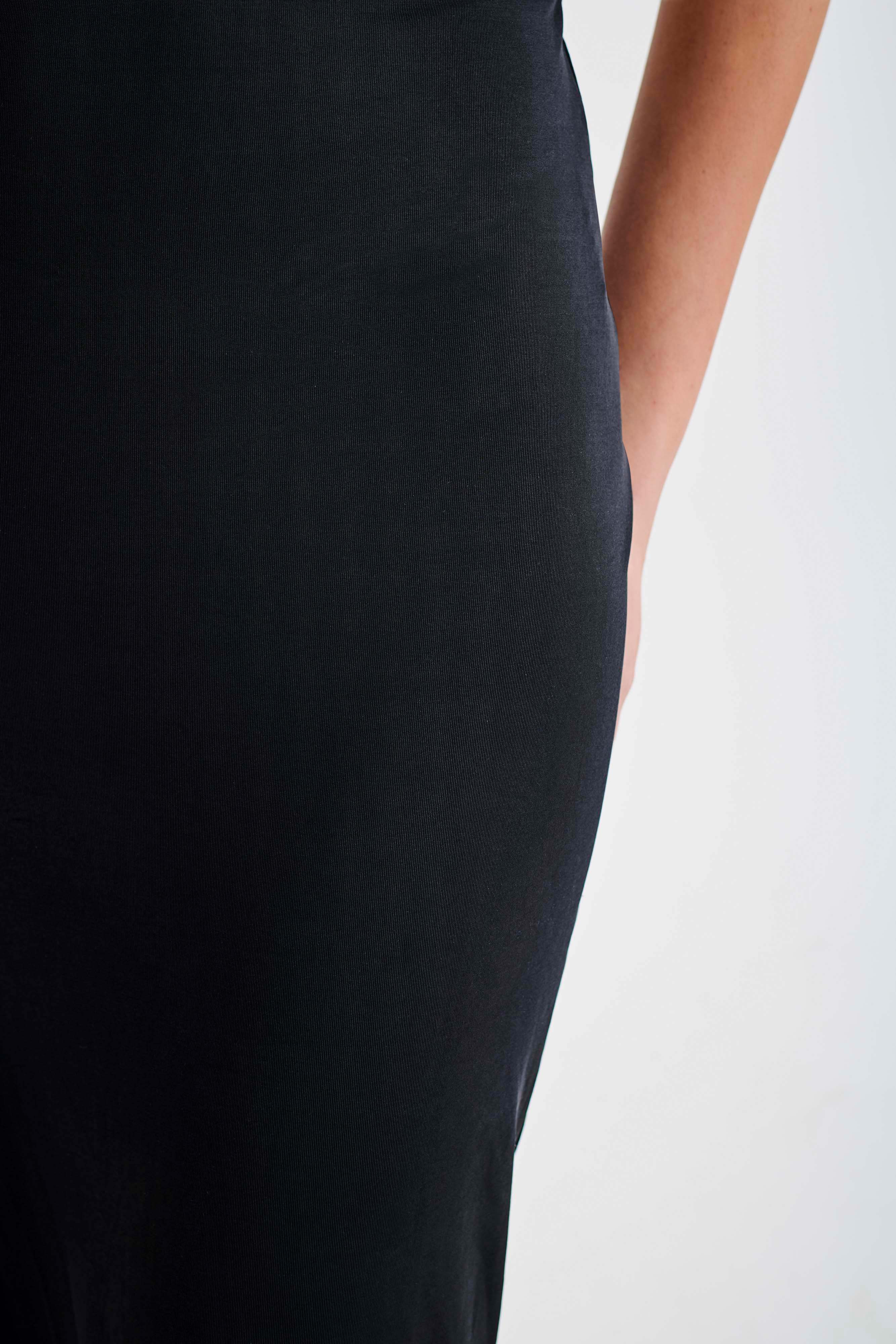 Charlene Slinky Midi Skirt - Black-My Chic Way.All Rights Reserved