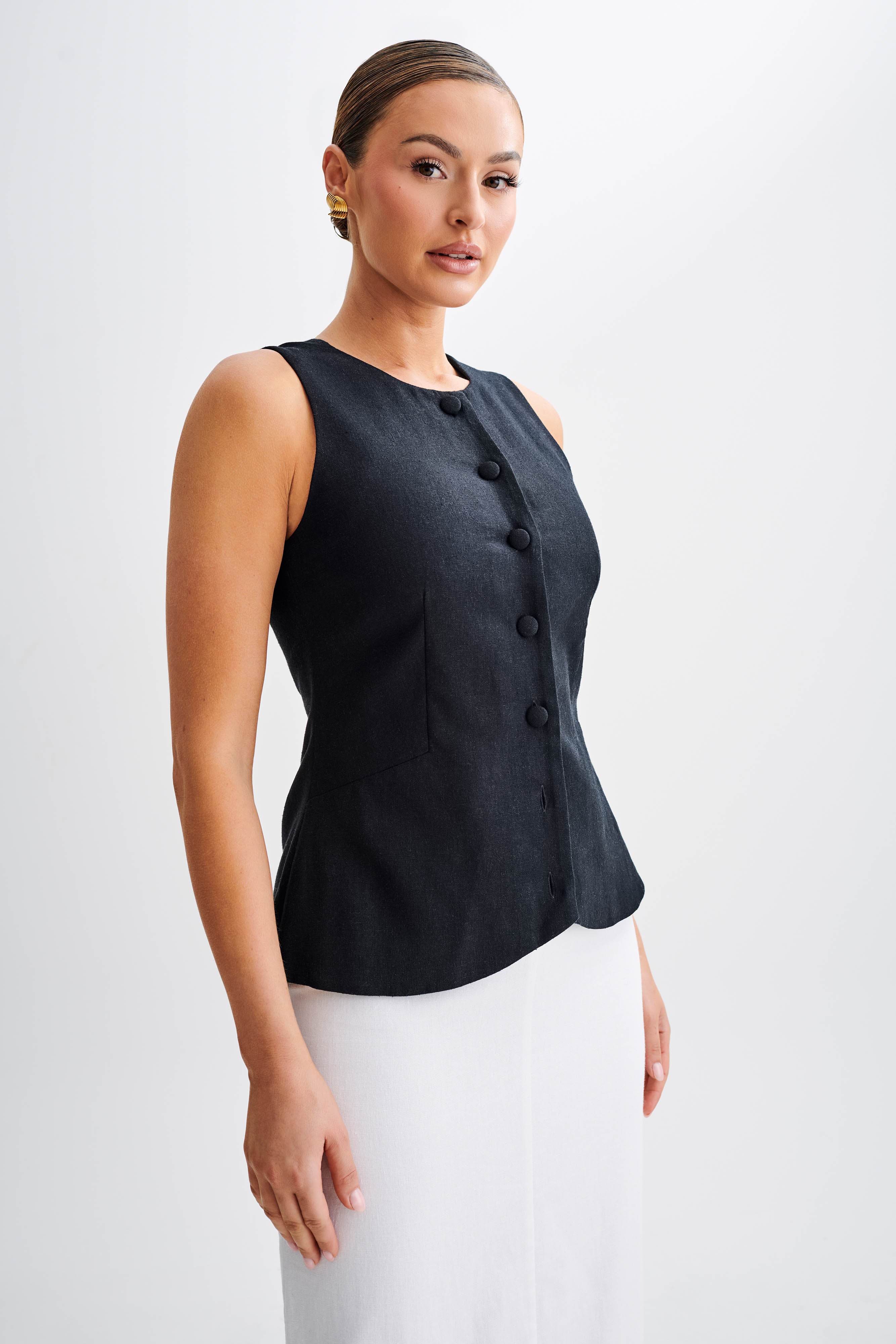 Laurence Sleeveless Linen Longline Top - Black-My Chic Way.All Rights Reserved