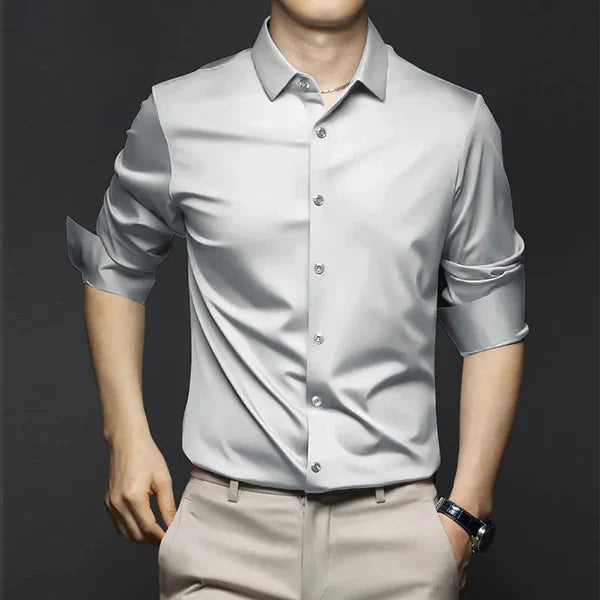 Classic breathable, comfortable and wrinkle-resistant men's shirt