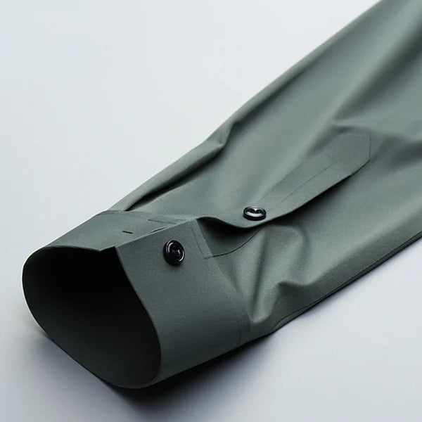 Classic breathable, comfortable and wrinkle-resistant men's shirt