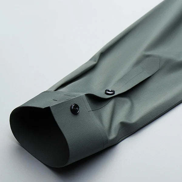 Classic breathable, comfortable and wrinkle-resistant men's shirt