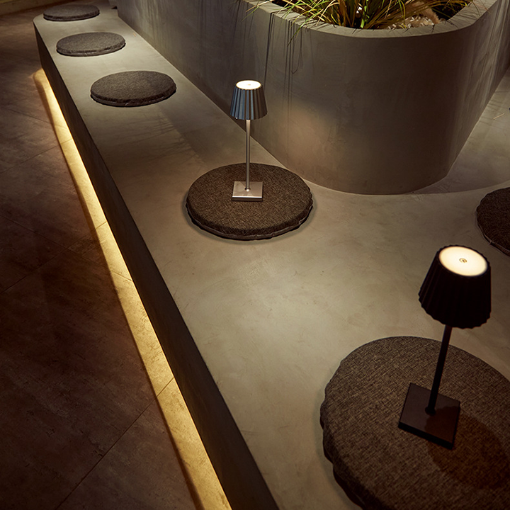 Portable Table Lamp - Dimmable & Waterproof Atmosphere Accent Lighting for Indoor/Outdoor Use