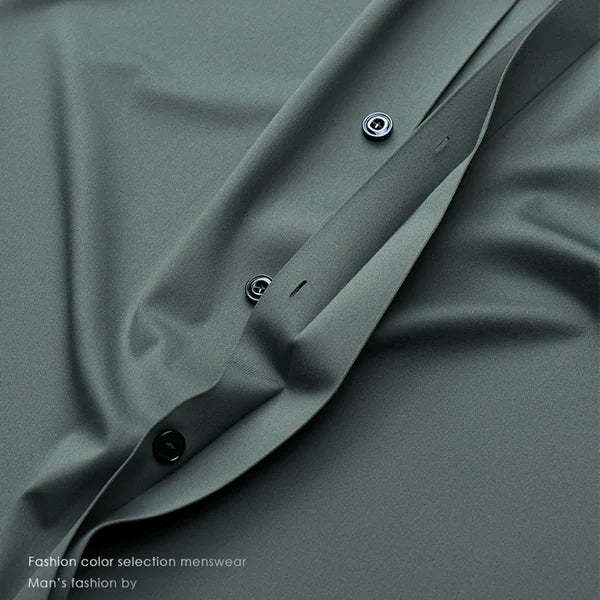 Classic breathable, comfortable and wrinkle-resistant men's shirt