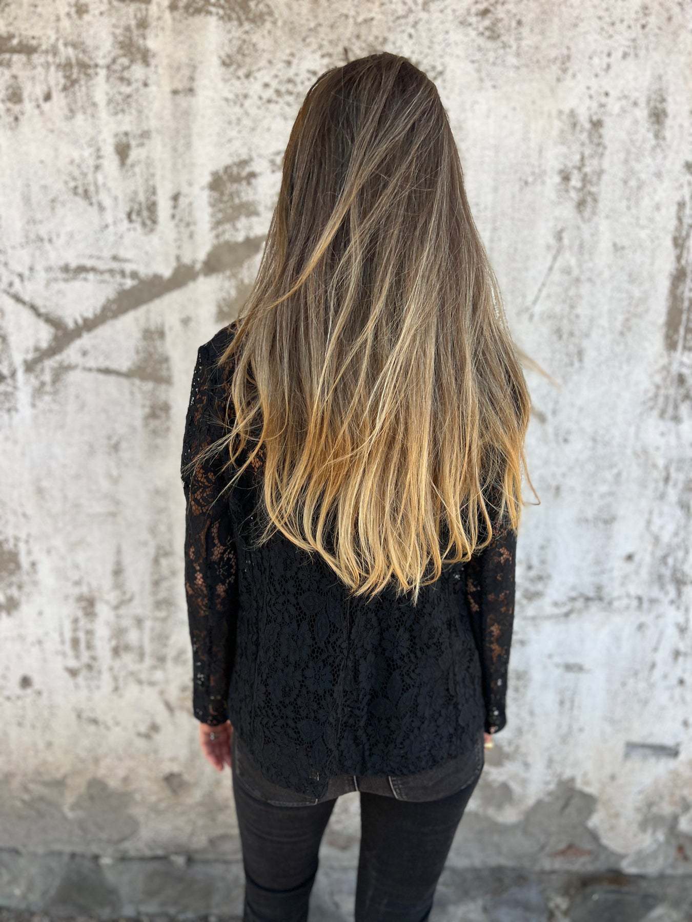 Blazer made of continuous lace mesh