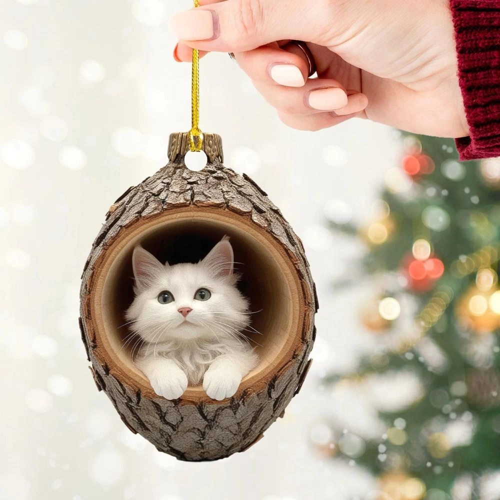 🎁❤️Forest Tree Hole Cat Ornament – ​​Cozy Forest Christmas Decoration