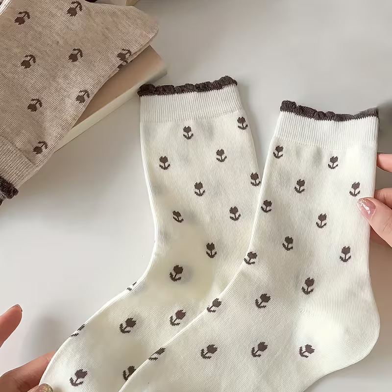 3 Pairs of Women's Stylish Floral Retro Mid-Calf Socks