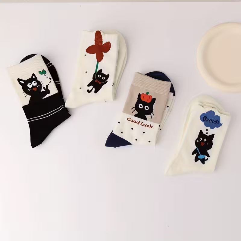 4 Pairs of Cute Cat Mid-Calf Socks
