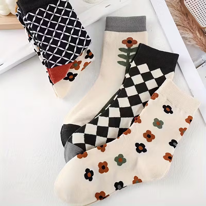 5 Pairs Of Autumn And Winter Women's Literary And Retro Style Socks