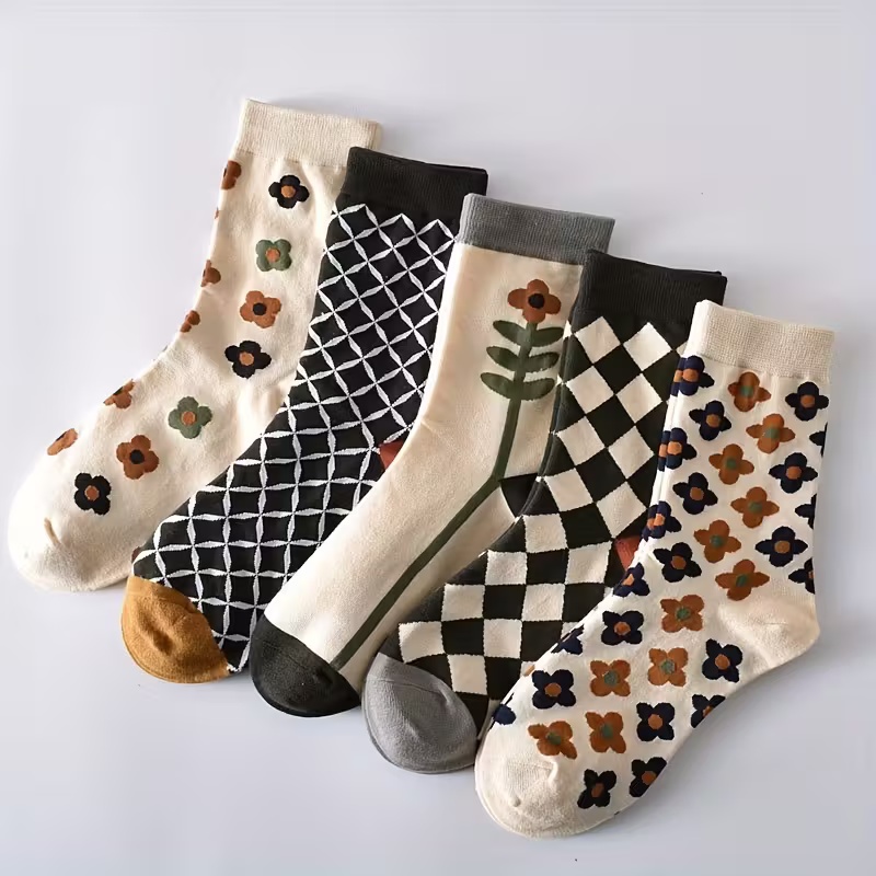 5 Pairs Of Autumn And Winter Women's Literary And Retro Style Socks