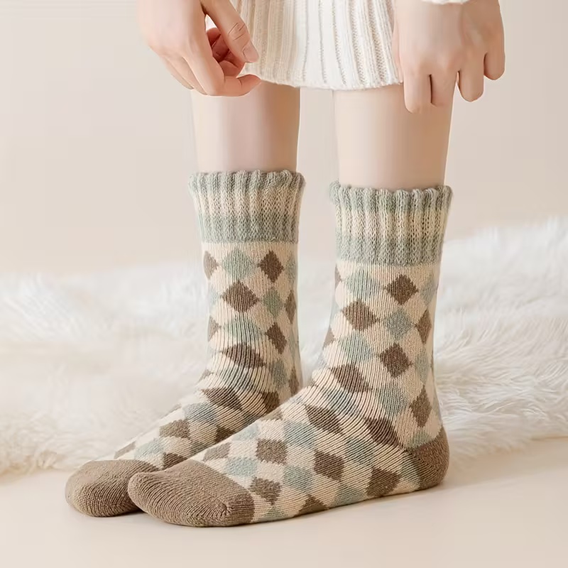 4 Pairs Women's Mid-Calf Fleece-Lined Socks