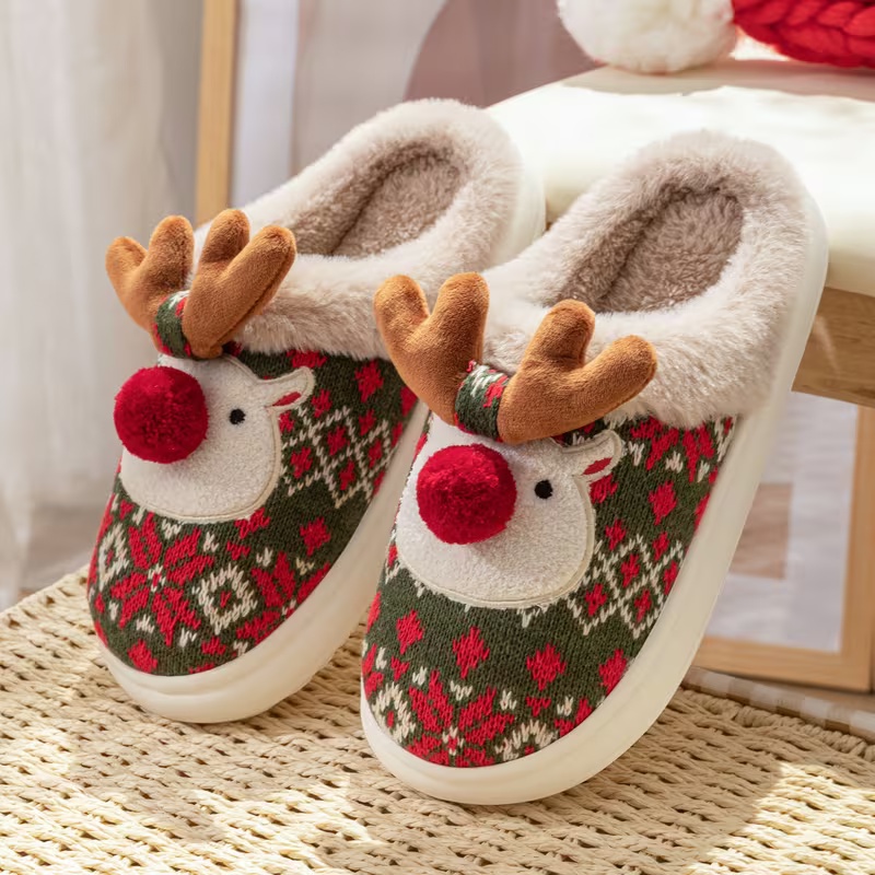 Soft Warm Fleece-Lined Cozy Christmas Reindeer Plush Slippers
