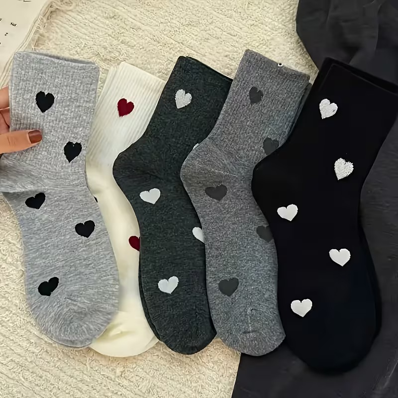 5 Pairs of Women's Mid-Calf Heart Pattern Socks