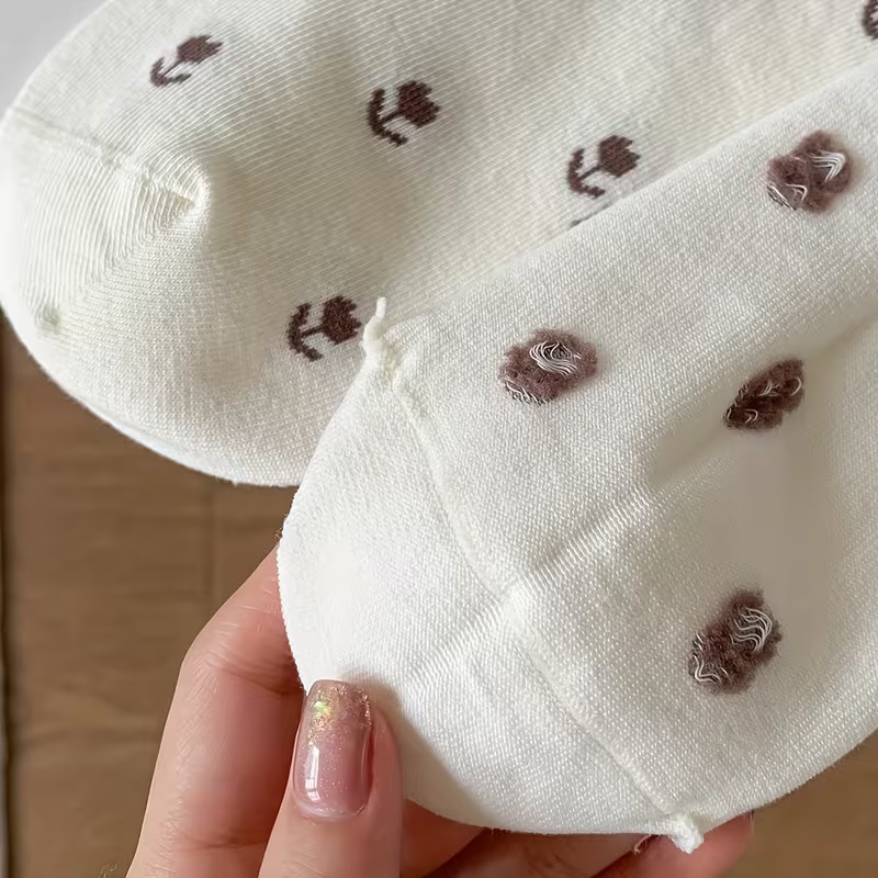 3 Pairs of Women's Stylish Floral Retro Mid-Calf Socks