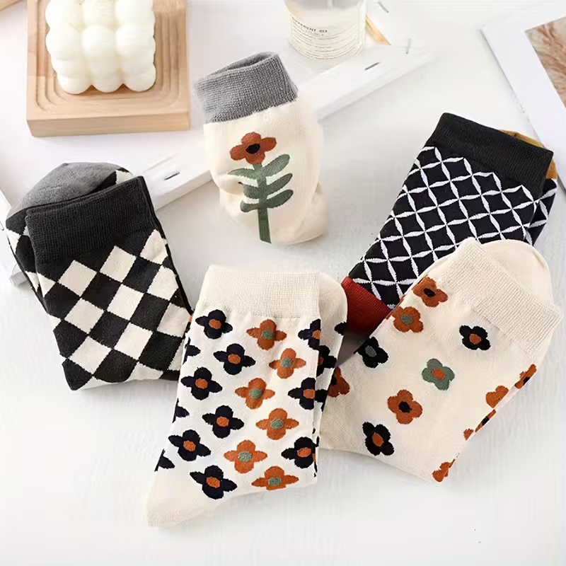 5 Pairs Of Autumn And Winter Women's Literary And Retro Style Socks