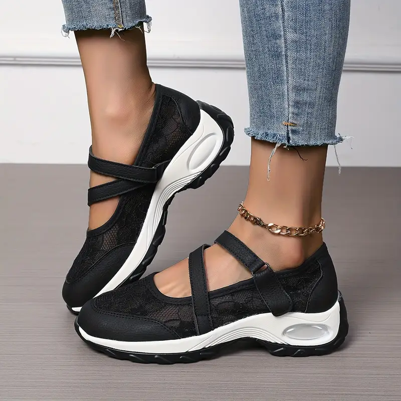 Women's Solid Color Casual Breathable Mesh Sneakers
