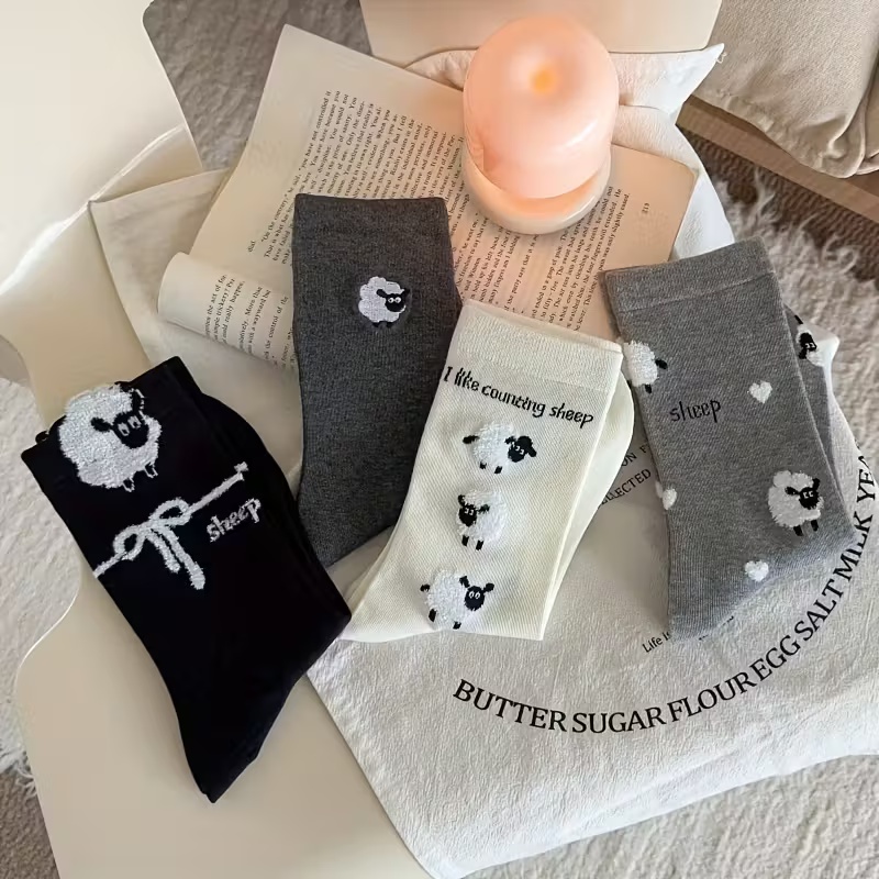 4 Pairs of Women's Winter Cartoon Animal Pattern Socks