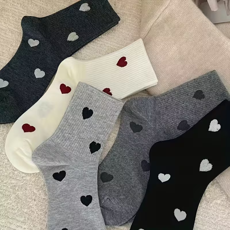 5 Pairs of Women's Mid-Calf Heart Pattern Socks