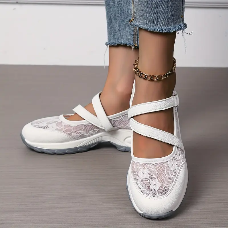 Women's Solid Color Casual Breathable Mesh Sneakers