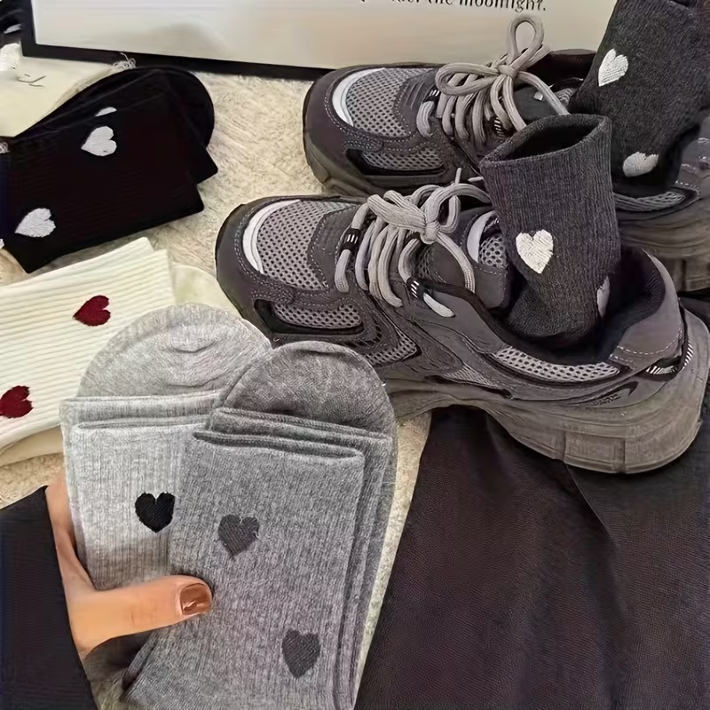 5 Pairs of Women's Mid-Calf Heart Pattern Socks