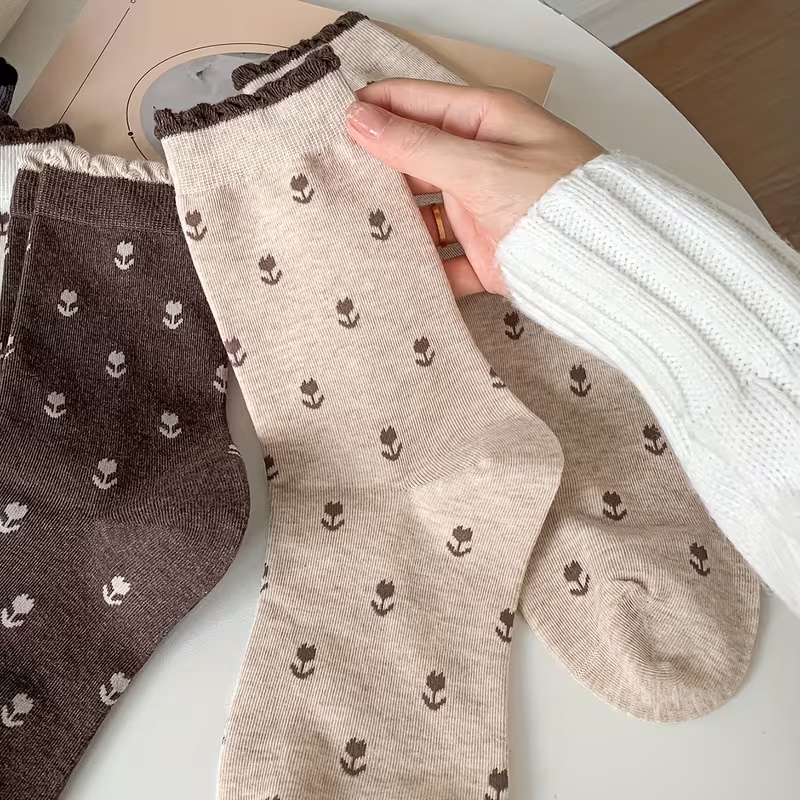 3 Pairs of Women's Stylish Floral Retro Mid-Calf Socks