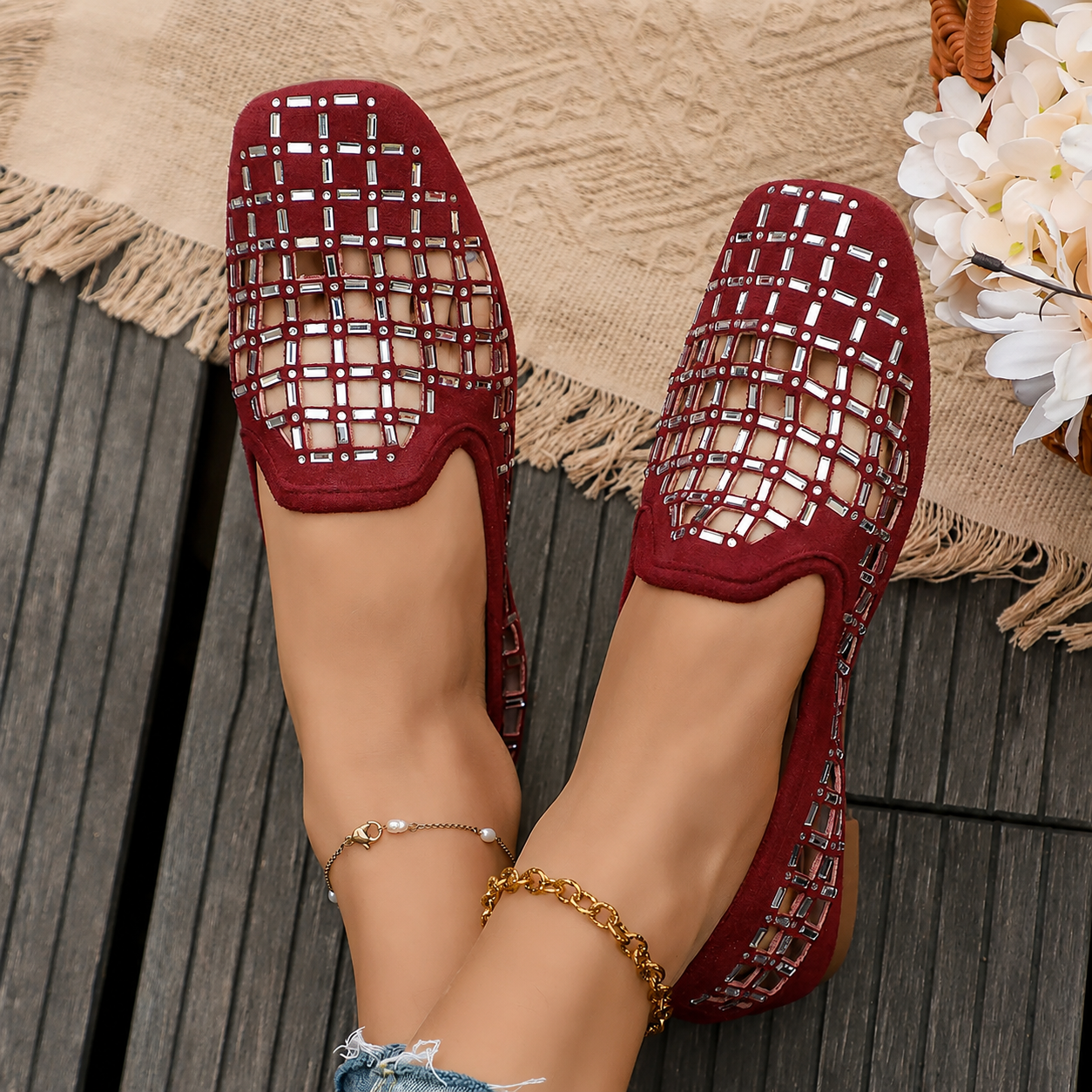 Women's Hollow-Out Crystal Embellishments Shoes