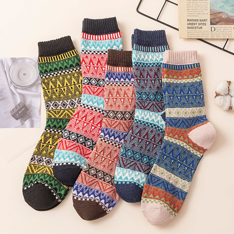5 Pairs of Men's Wave Pattern Cotton Socks
