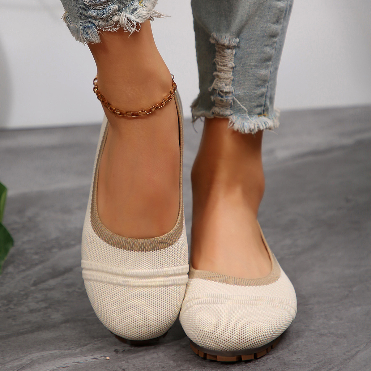 Breathable Flying Woven Flat Round Toe Slip-on Shoes