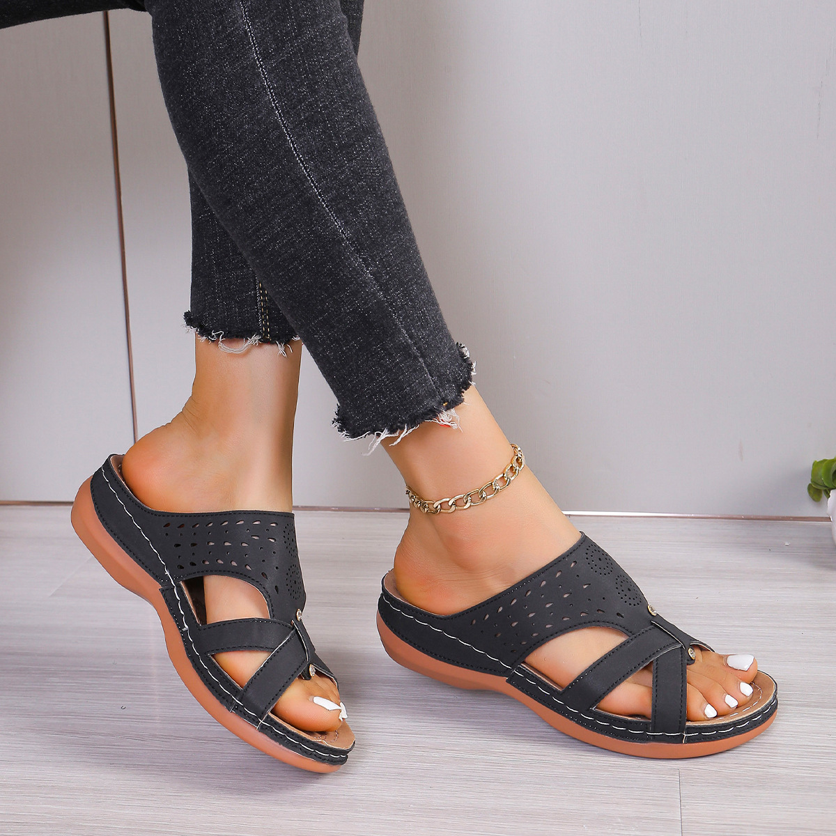 Round Toe Thick-soled Casual Sandals