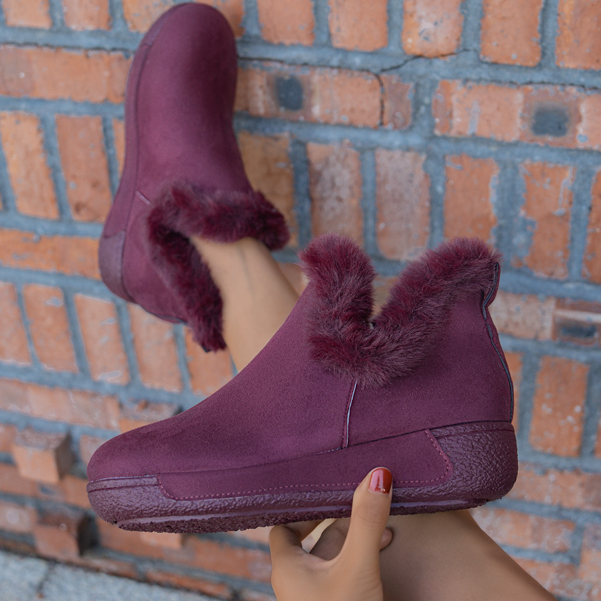 NEW ARRIVAL 70% OFF - Women's Winter Slip-On Plush Faux Fur-like Lining Boots