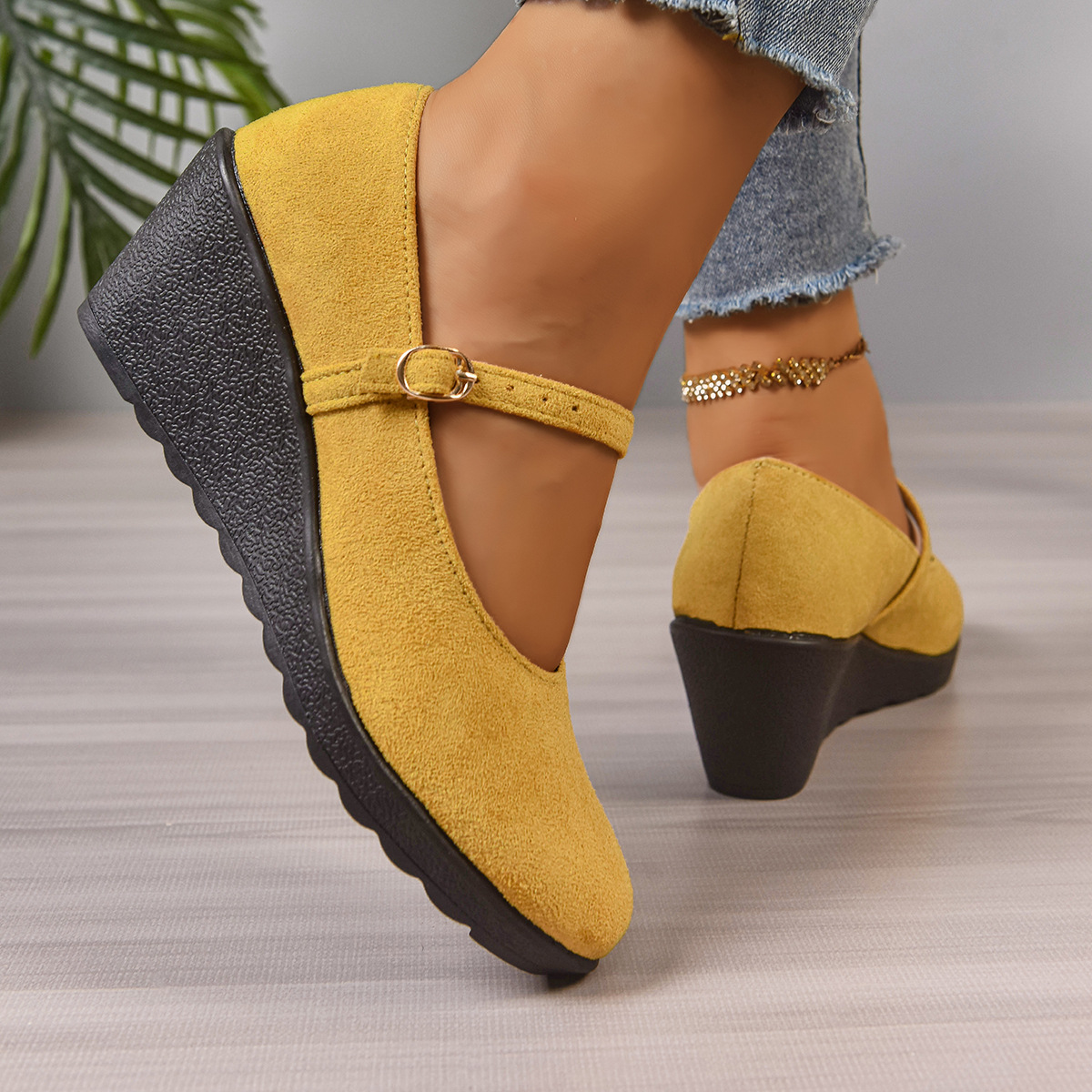 Comfortable Suede sSoft-soled Wedge-heel Round-toed Shoes