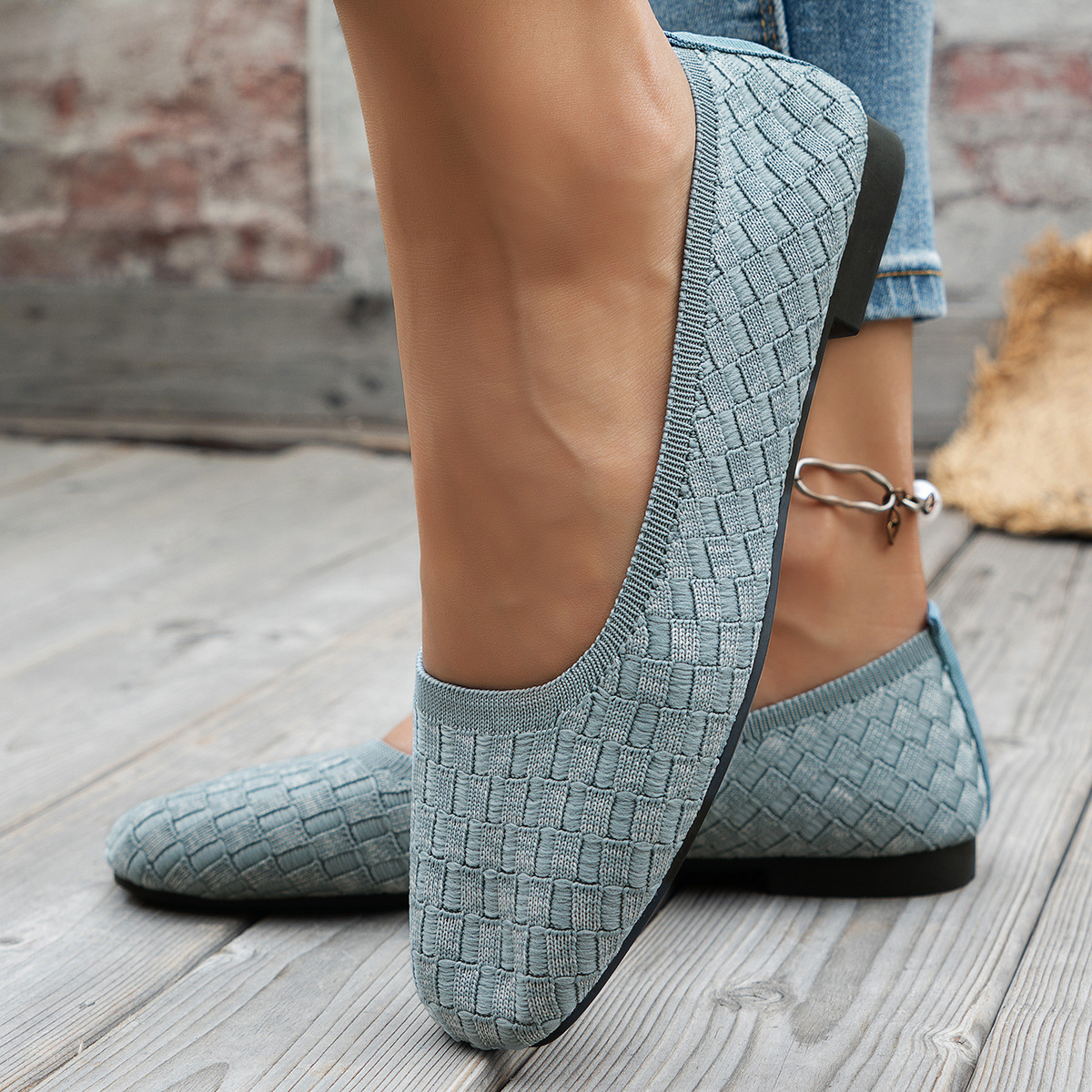 Women's Slip-On Grid Wave Square Toe Shoes