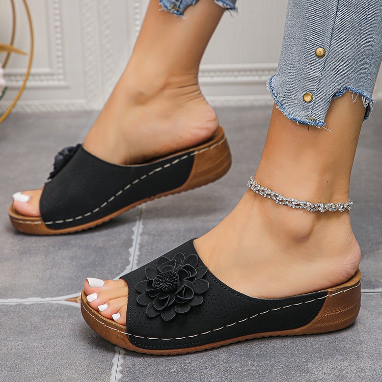 Thick-soled Hollow Flower Wedge-heeled Beach Sandals