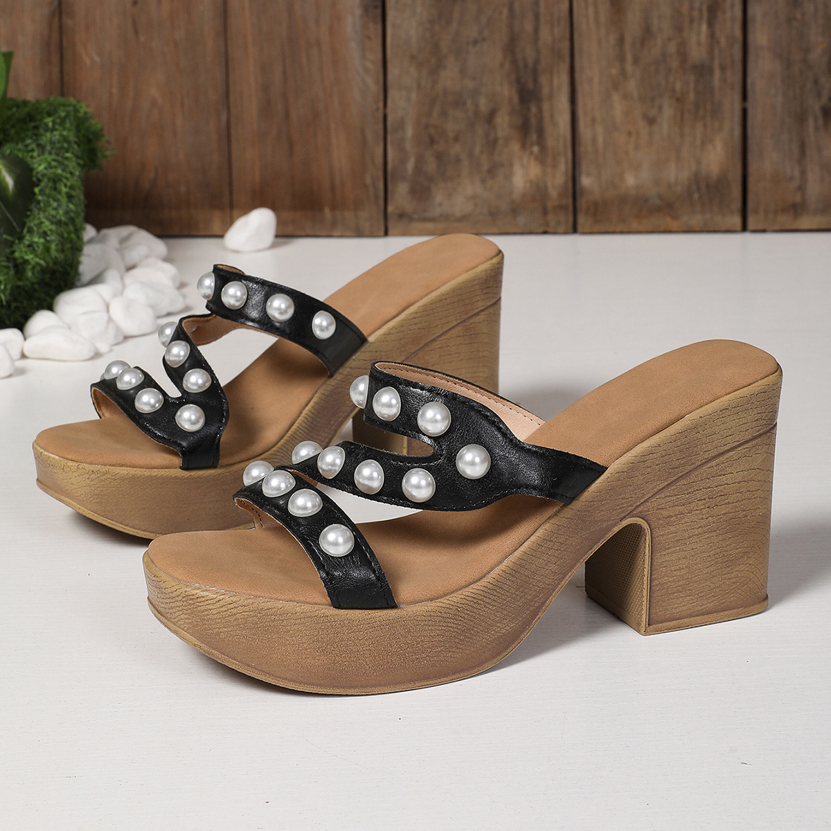 Thick-soled Height-enhancing Fashionable Pearl Beach Slippers