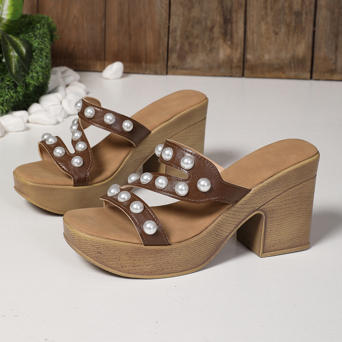 Thick-soled Height-enhancing Fashionable Pearl Beach Slippers