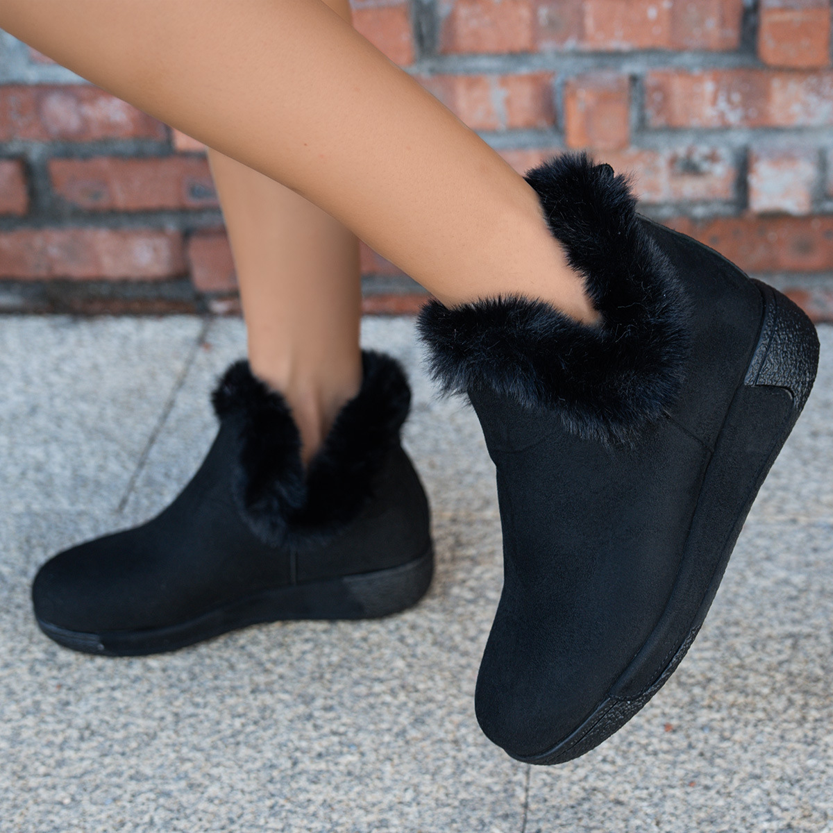 NEW ARRIVAL 70% OFF - Women's Winter Slip-On Plush Faux Fur-like Lining Boots