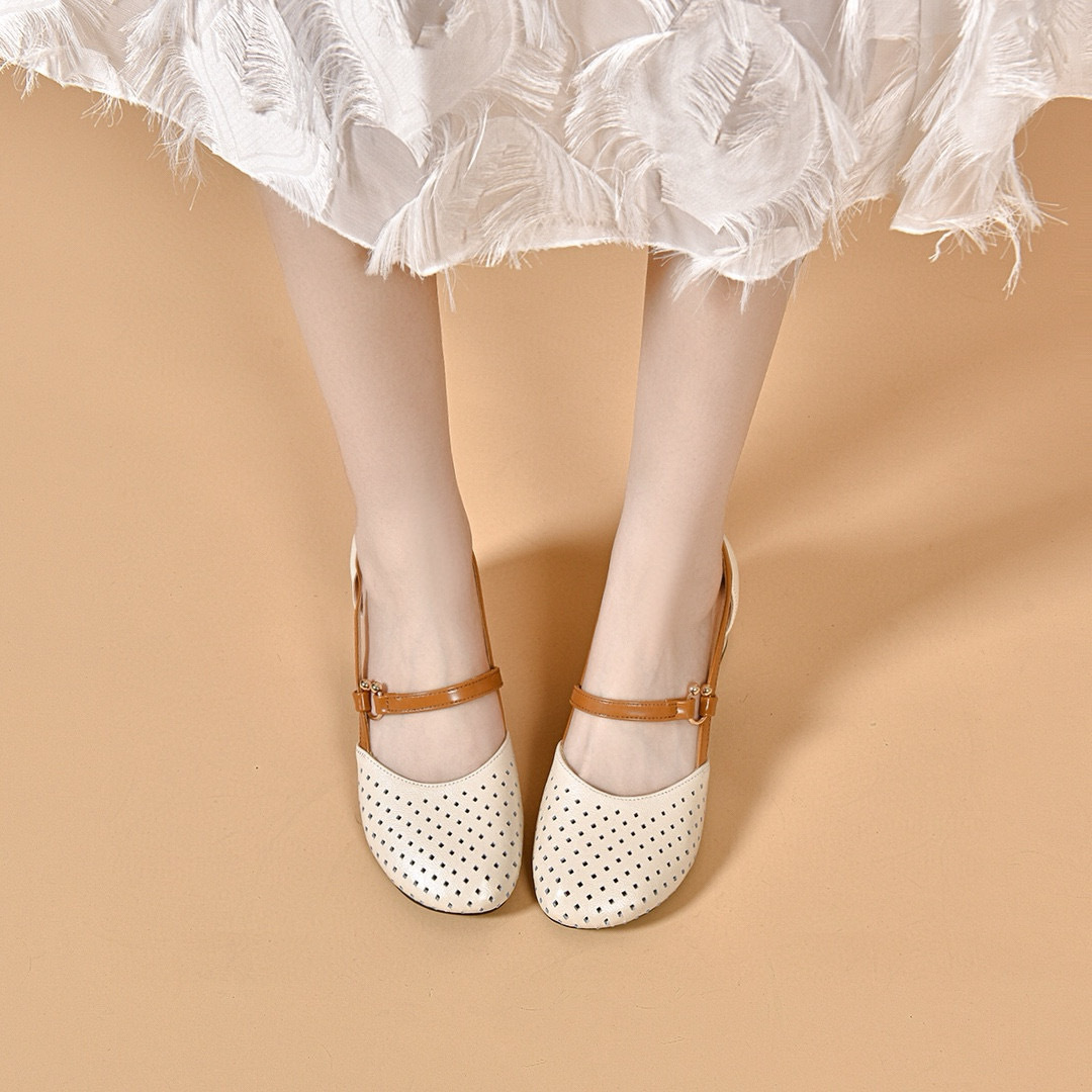 Clearance Sale 60% OFF - Women's Casual Hollow Heel Soft Leather Sandals